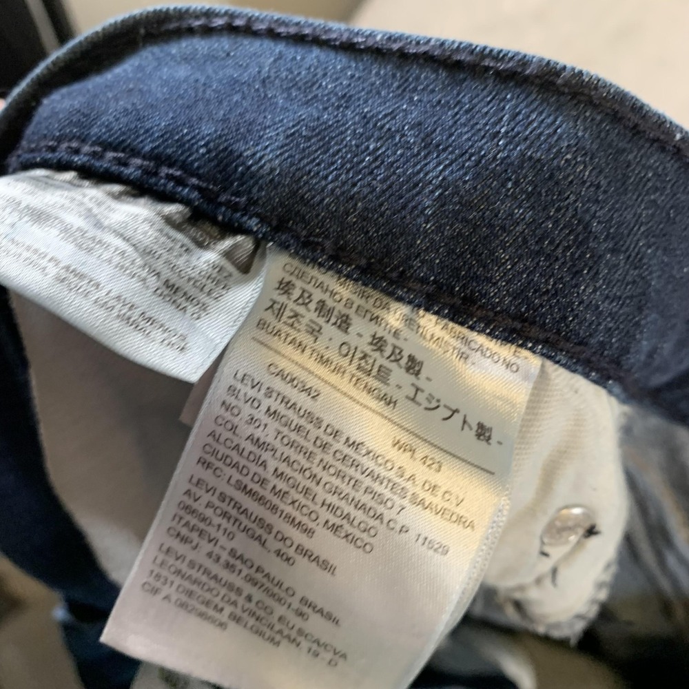 Levis 559 Jeans Mens 46x30 Straight Leg Stretch Denim Relaxed Fit Medium Wash - Picture 10 of 16